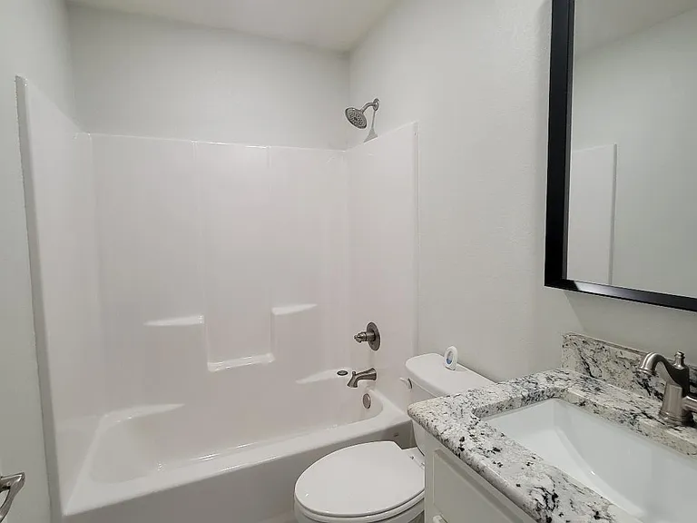 117 E Valley Dr — Photo 16