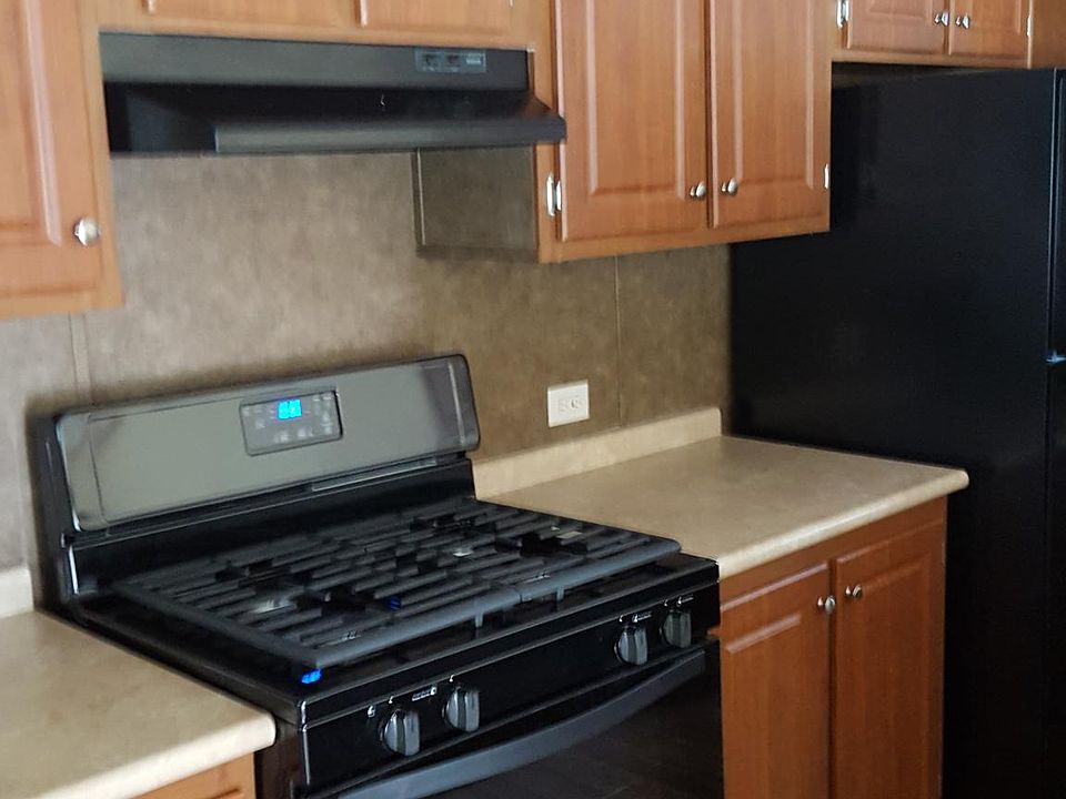 2nd image of 1255 Brookfield Dr #169