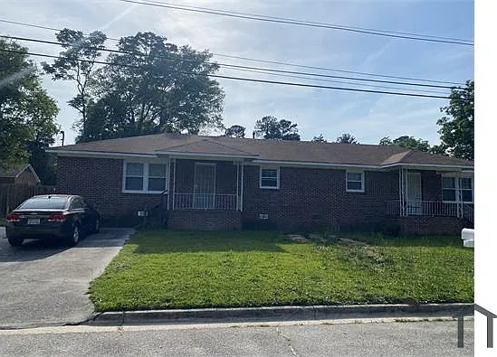 2 bed, 1100 sqft, $900 — Photo 2