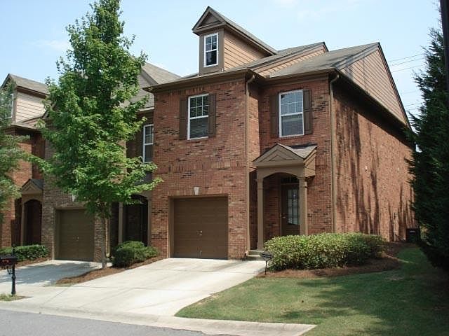 End unit town home