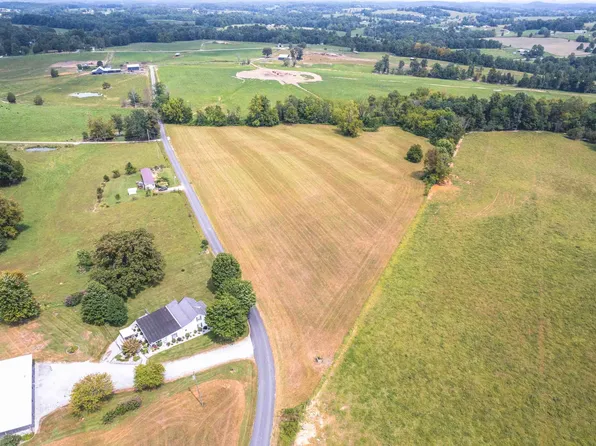 500 Loveless Rd, Science Hill, KY 42553