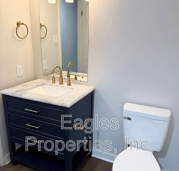 1205 Simpson St — Photo 9