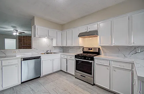 8820 Bissonnet St Photo 1