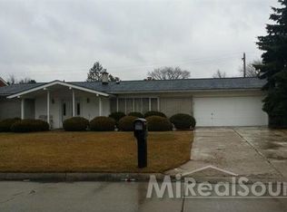 4574 Torrington Dr, Sterling Heights, MI 48310