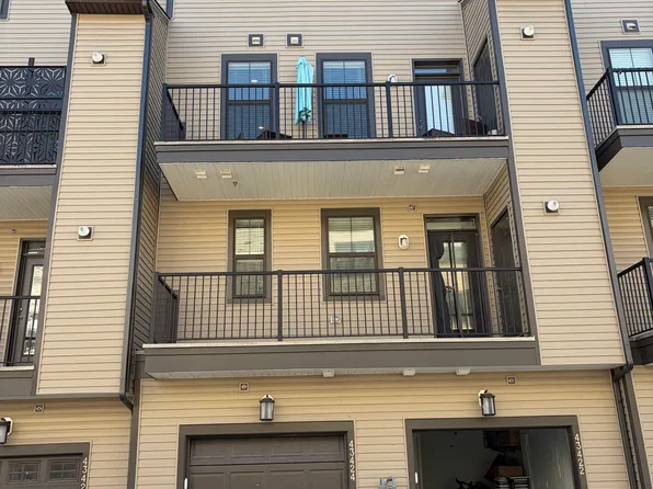 43424 Stonewood Crossing Ter, Ashburn, VA 20148