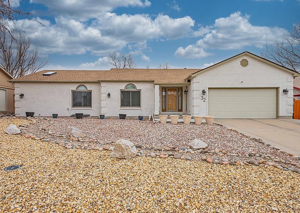 1st image of 32 Ironweed Dr
