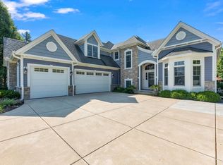 N62W28265 Red Feather Dr, Hartland, WI 53029