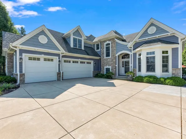 N62W28265 Red Feather DRIVE, Hartland, WI 53029