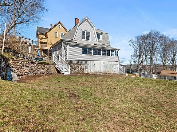 4th image of 72 Cook St