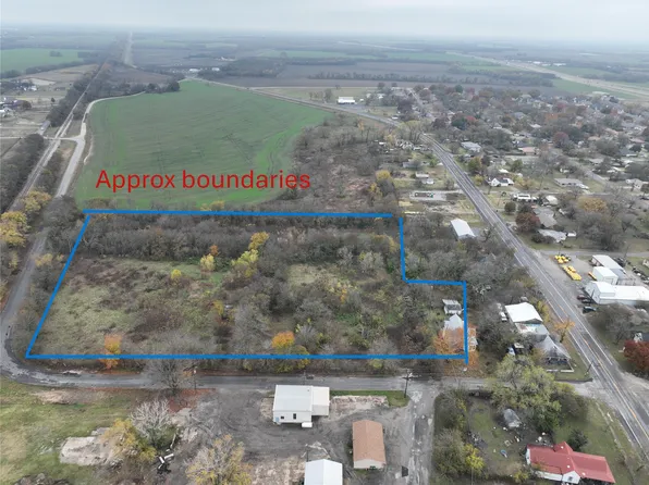 104 E Duke St, Howe, TX 75459