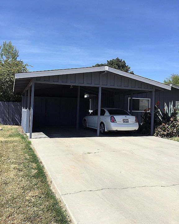 2nd image of 610 W Iris Ave