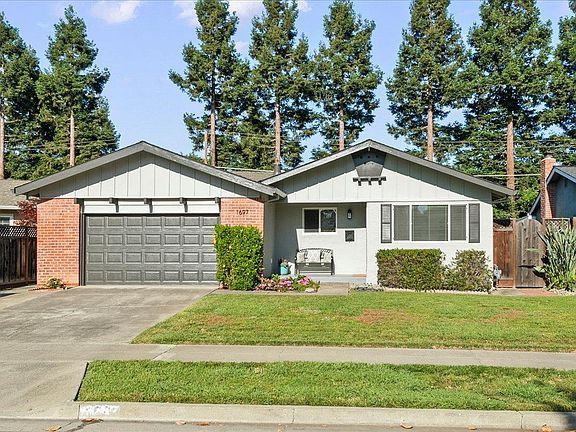2nd image of 1697 Arbor Dr