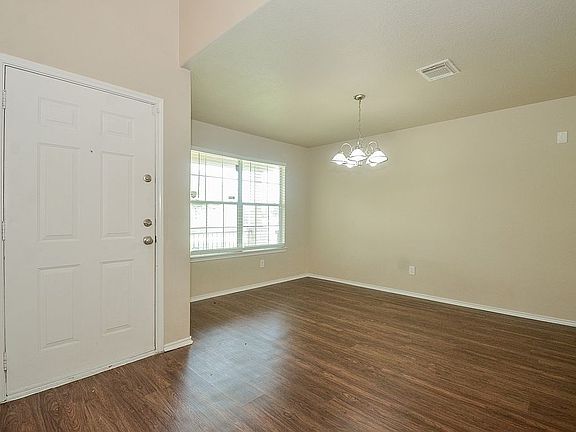 4th image of 22254 Queenbury Hills Dr