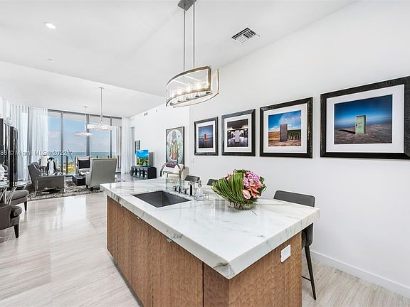 4th image of 2821 S Bayshore Dr Unit 10B