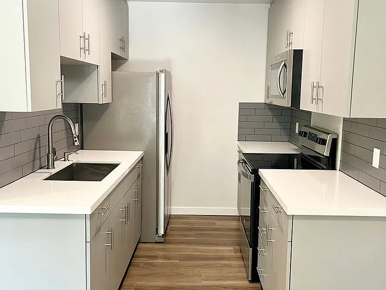 4135 Illinois St — Photo 2