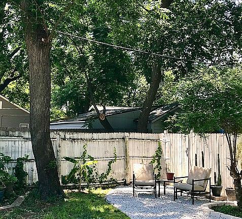 3rd image of 3040 Chambers Ave