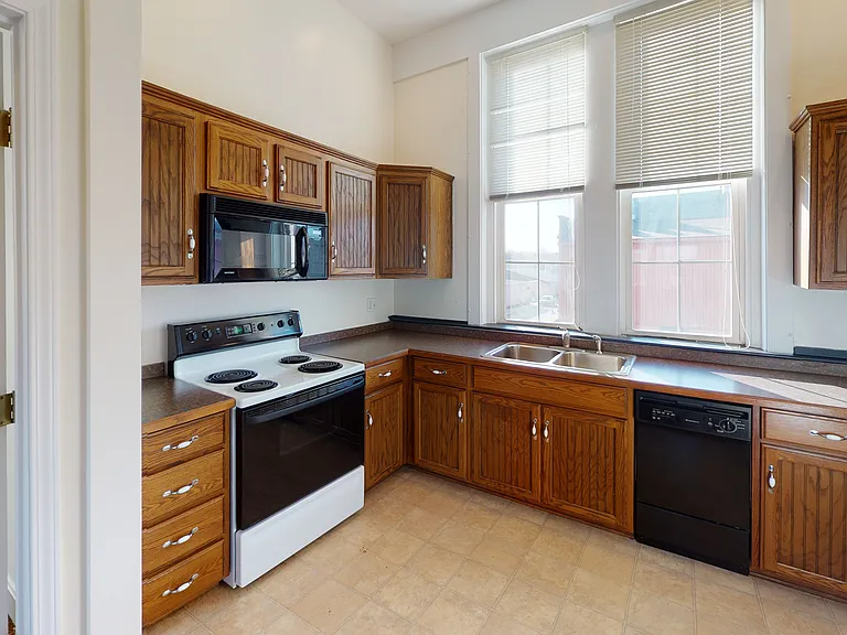 320 S 2nd St #D — Photo 5