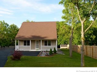 211 Dunham St, Norwich, CT 06360