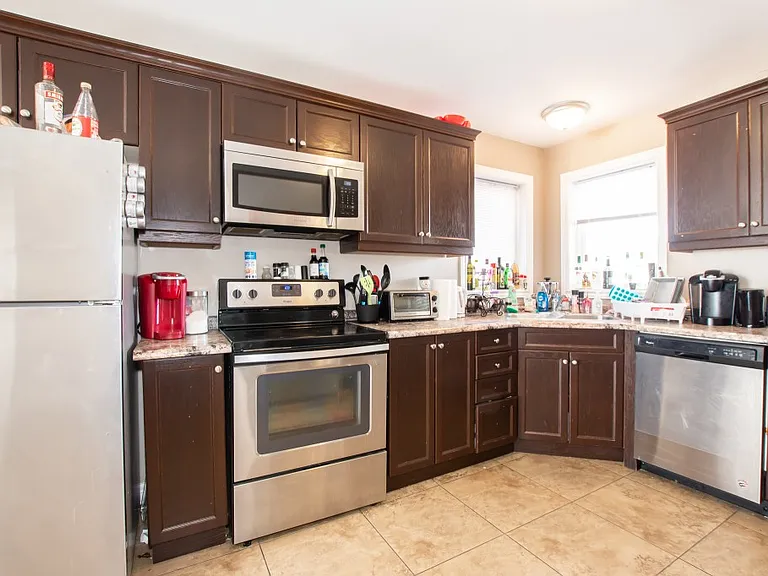 10 Trent Ave — Photo 4