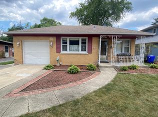 423 Pershing Ave, Wheaton, IL 60189