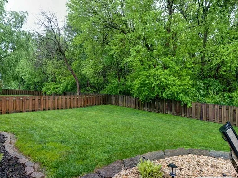 4332 E Ambrose Dr — Photo 5
