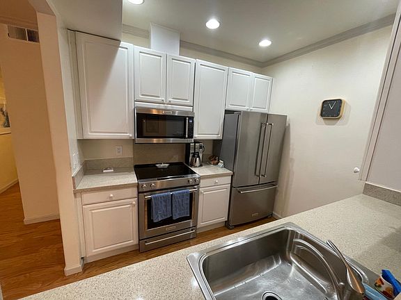 5th image of 2559 Park Blvd #101
