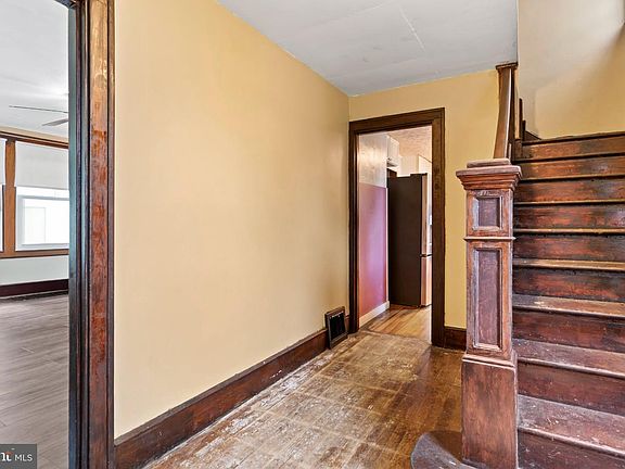 5th image of 420 N College St