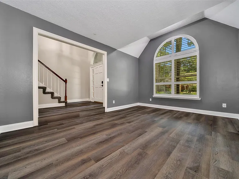 11 Windledge Pl — Photo 13