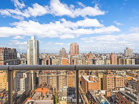 5th image of 200 E 89th St APT 27A
