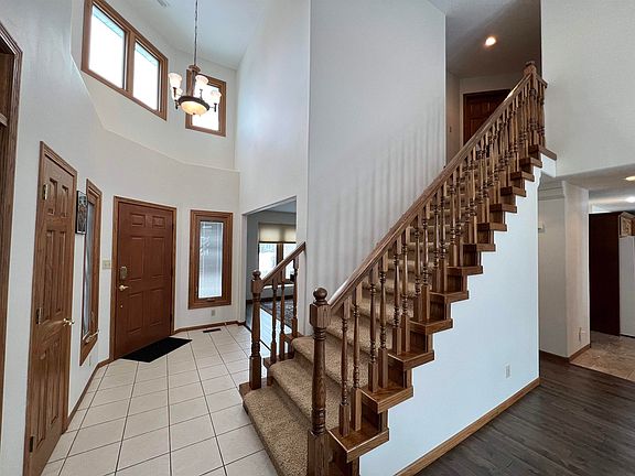 3rd image of 3915 Sequoia Dr