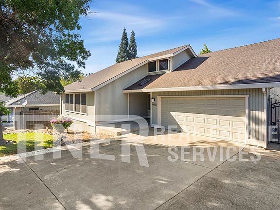 5th image of 8627 Blythe Ave