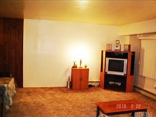 2nd image of 550 Park Ave