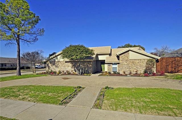 1st image of 3217 Parkhaven Dr