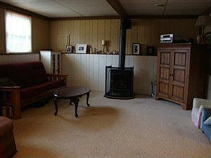 Family Room w/gas fireplace