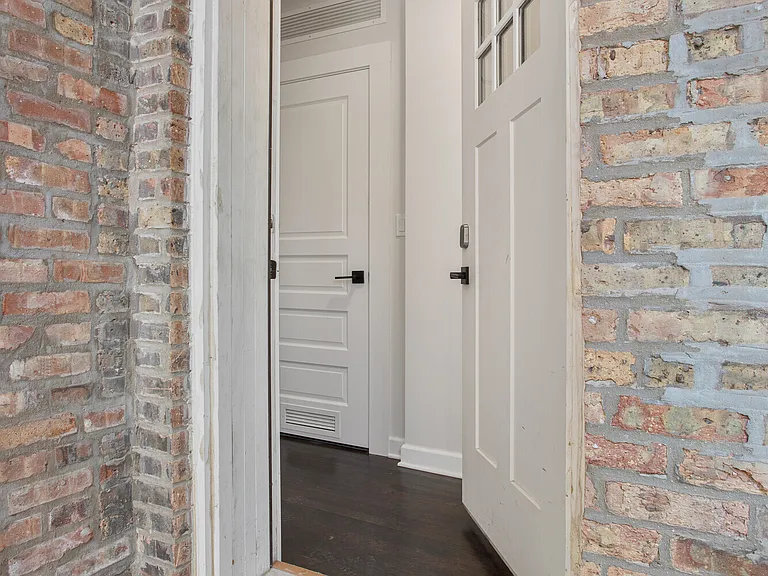 3700 N Magnolia Ave — Photo 2