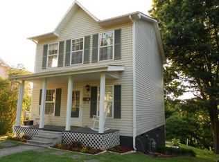 218 N Lewis St, Lexington, VA 24450