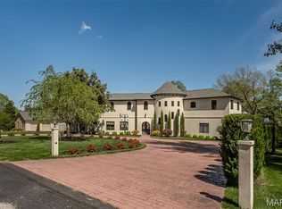 604 Glyn Cagny Rd, Ballwin, MO 63021