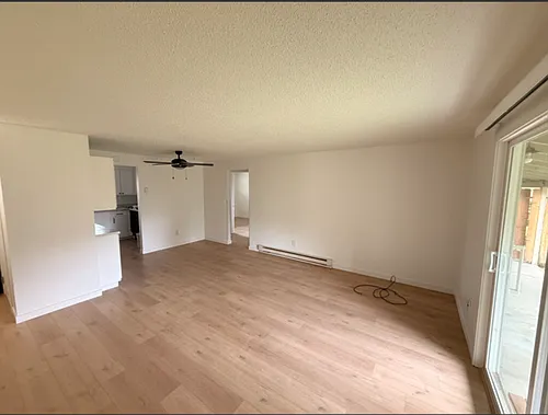 215 NW Canal Blvd #6 Photo 1