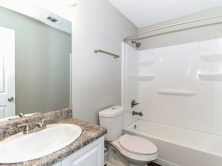 5896 Pipers Green Ln — Photo 15
