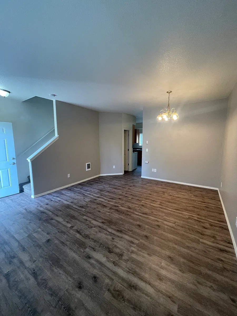 Building Photo - 106 17th Ave #2