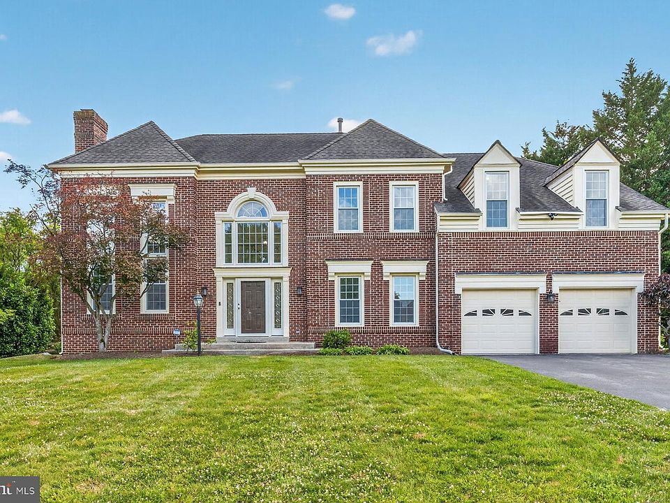 1st image of 17536 Applewood Ln
