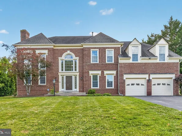 17536 Applewood Ln, Rockville, MD 20855