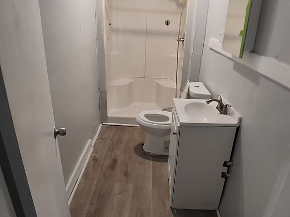 5th image of 112 Shelley St APT 5