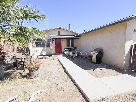 3rd image of 66404 Buena Vista Ave