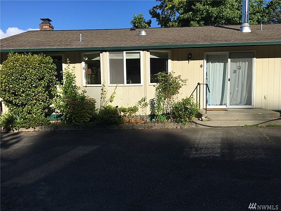 4th image of 3585 Sarann Ave E