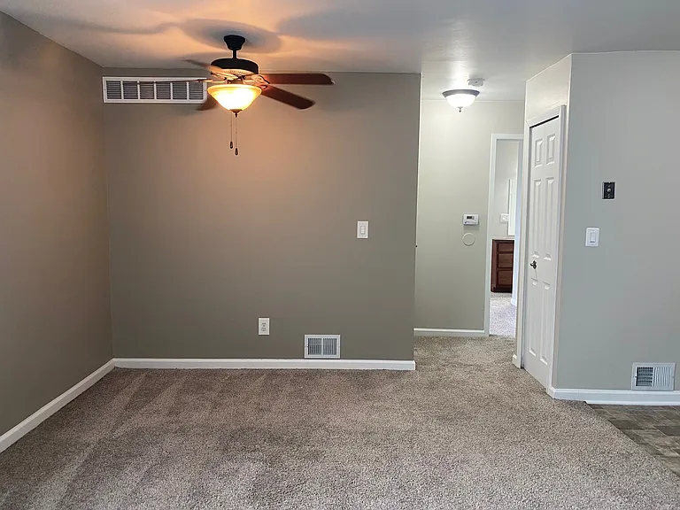 Marianne Manor Apartments — Photo 50