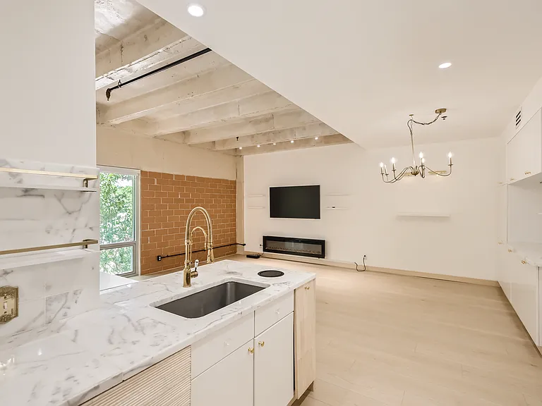 1115 S Alamo St #2402 — Photo 22