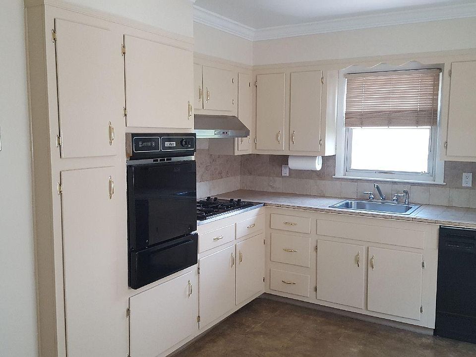 1st image of 147 Crotona Ave #2