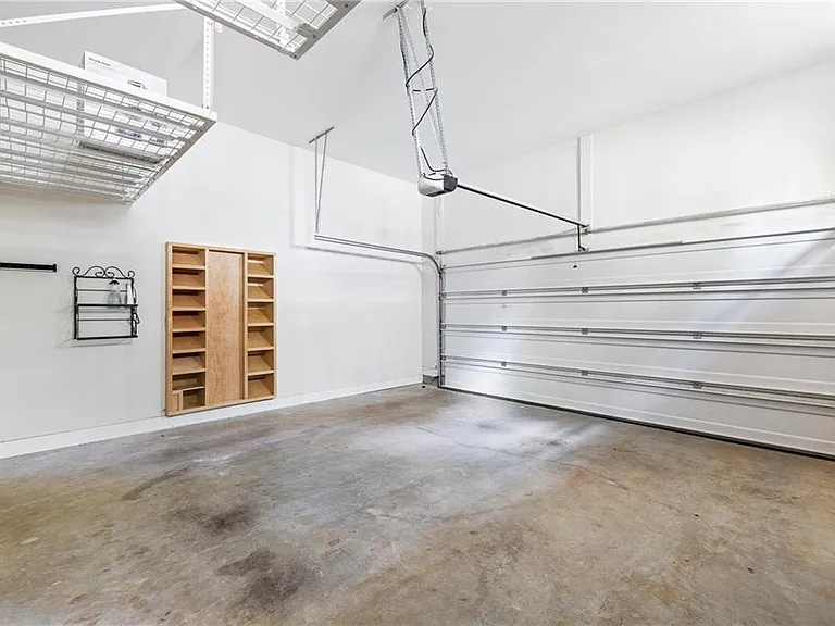 1333 Oakview Rd — Photo 21
