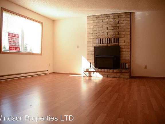 5th image of 245 NE Palomar Ct